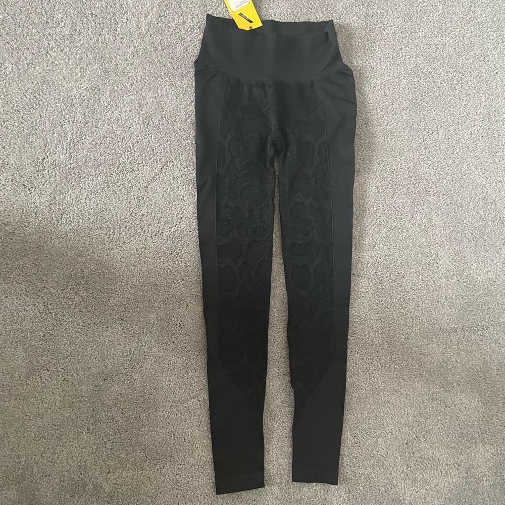 My Protein leggings NWT size small